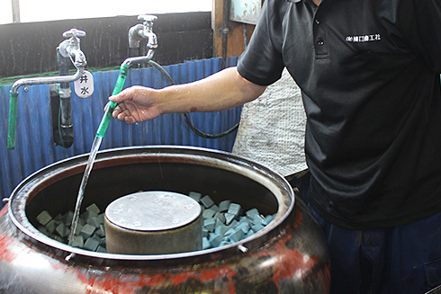 バレル研磨（振動バレル・回転バレル）